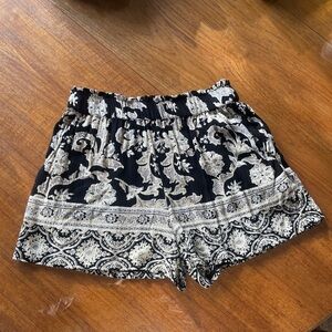 Angie Floral Shorts